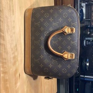 Louis Vuitton Alma Bag Authentic